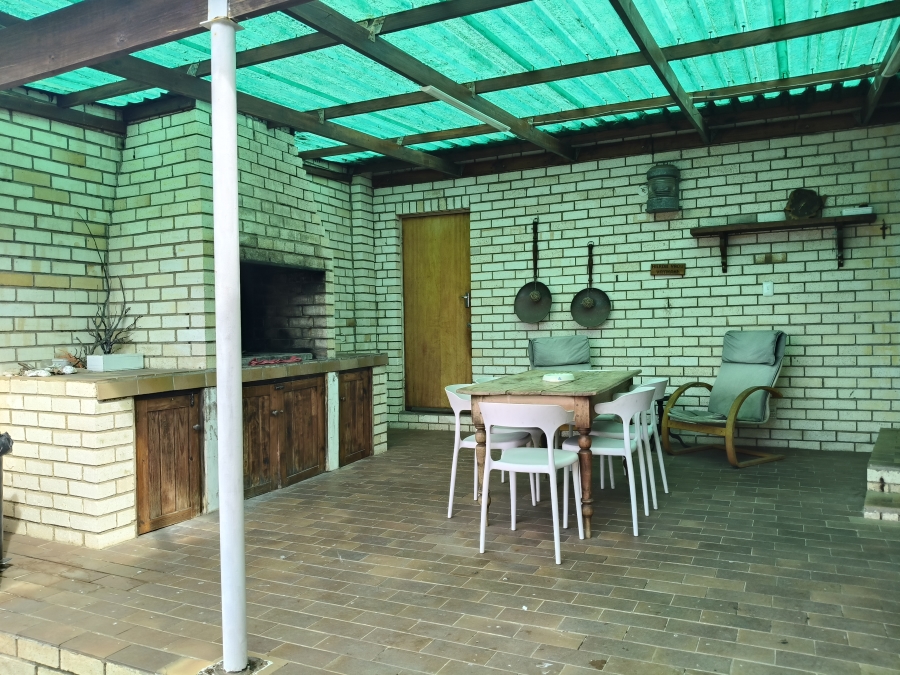 3 Bedroom Property for Sale in Wavecrest Eastern Cape